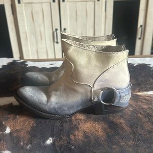Free Bird Cali tan bootie size 7